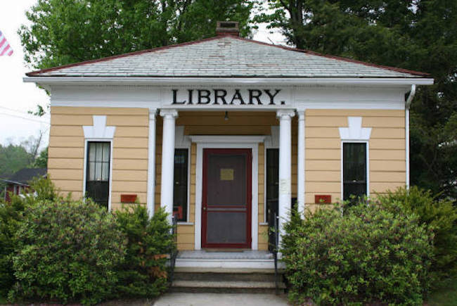 Contemporary photograph of the front of the Haydenville Library